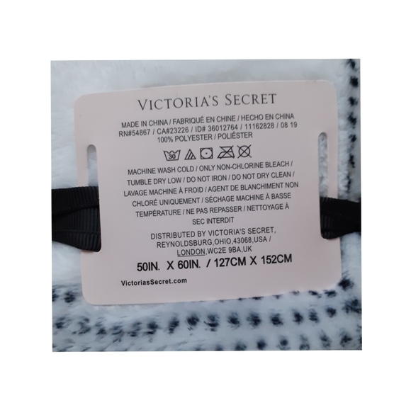 **Host Pick**💋NWT VS BLANKET - Picture 6 of 7